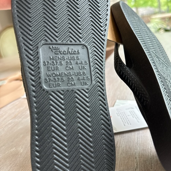 Archies Black Flip Flops - Picture 3 of 3